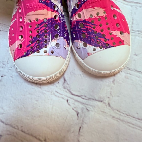 Natives - Picture 5 of 7